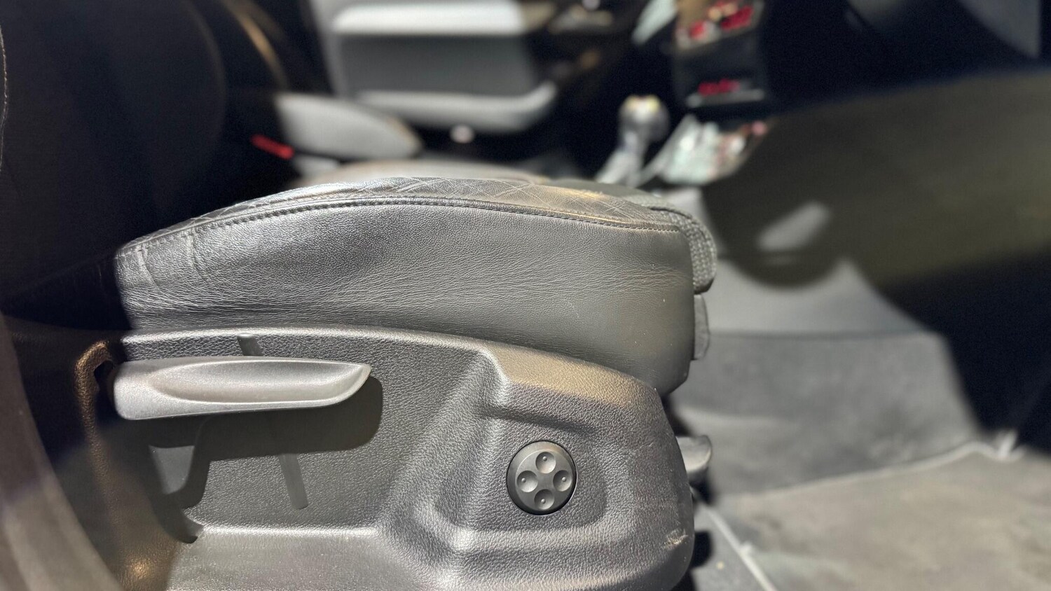 Used Audi Q3 2014 for sale - 76975799: Photo 52