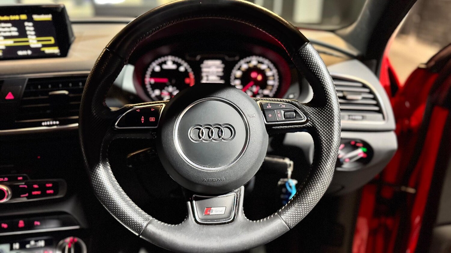 Used Audi Q3 2014 for sale - 76975799: Photo 57