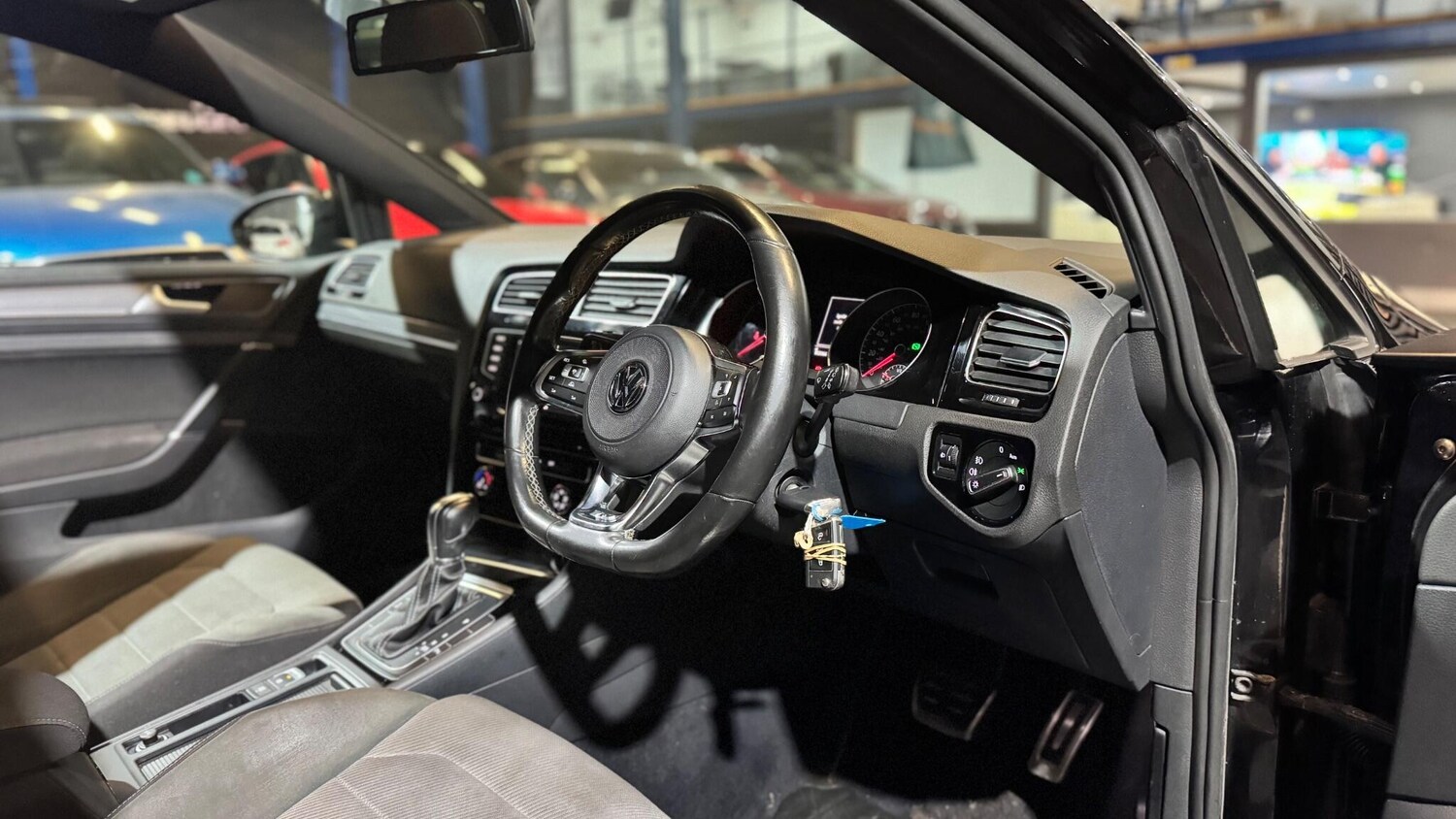 Used Volkswagen Golf 2016 for sale - 77191863: Photo 28