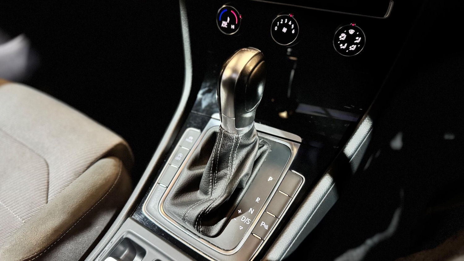 Used Volkswagen Golf 2016 for sale - 77191863: Photo 7