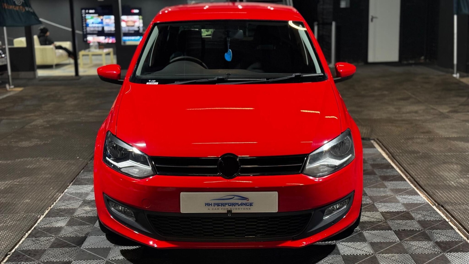 Used Volkswagen Polo 2012 for sale - 76976310: Photo 2