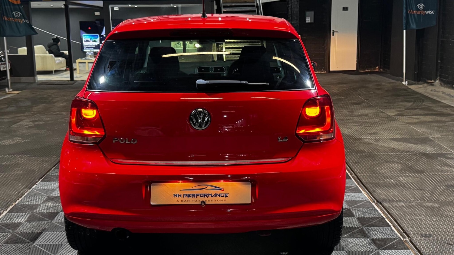 Used Volkswagen Polo 2012 for sale - 76976310: Photo 4