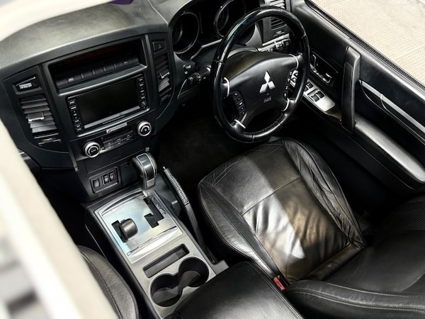Used Mitsubishi Shogun 2009 for sale - 75601373: Photo 7
