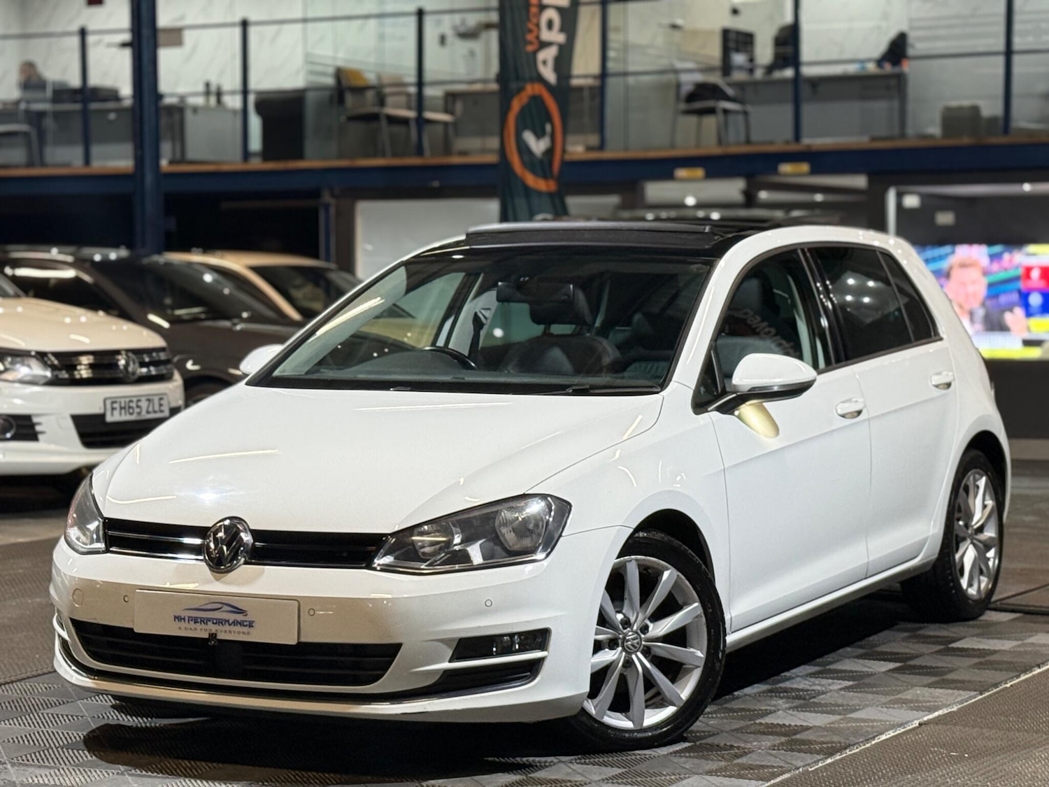 Used Volkswagen Golf 2014 for sale - 76850297: Photo 1