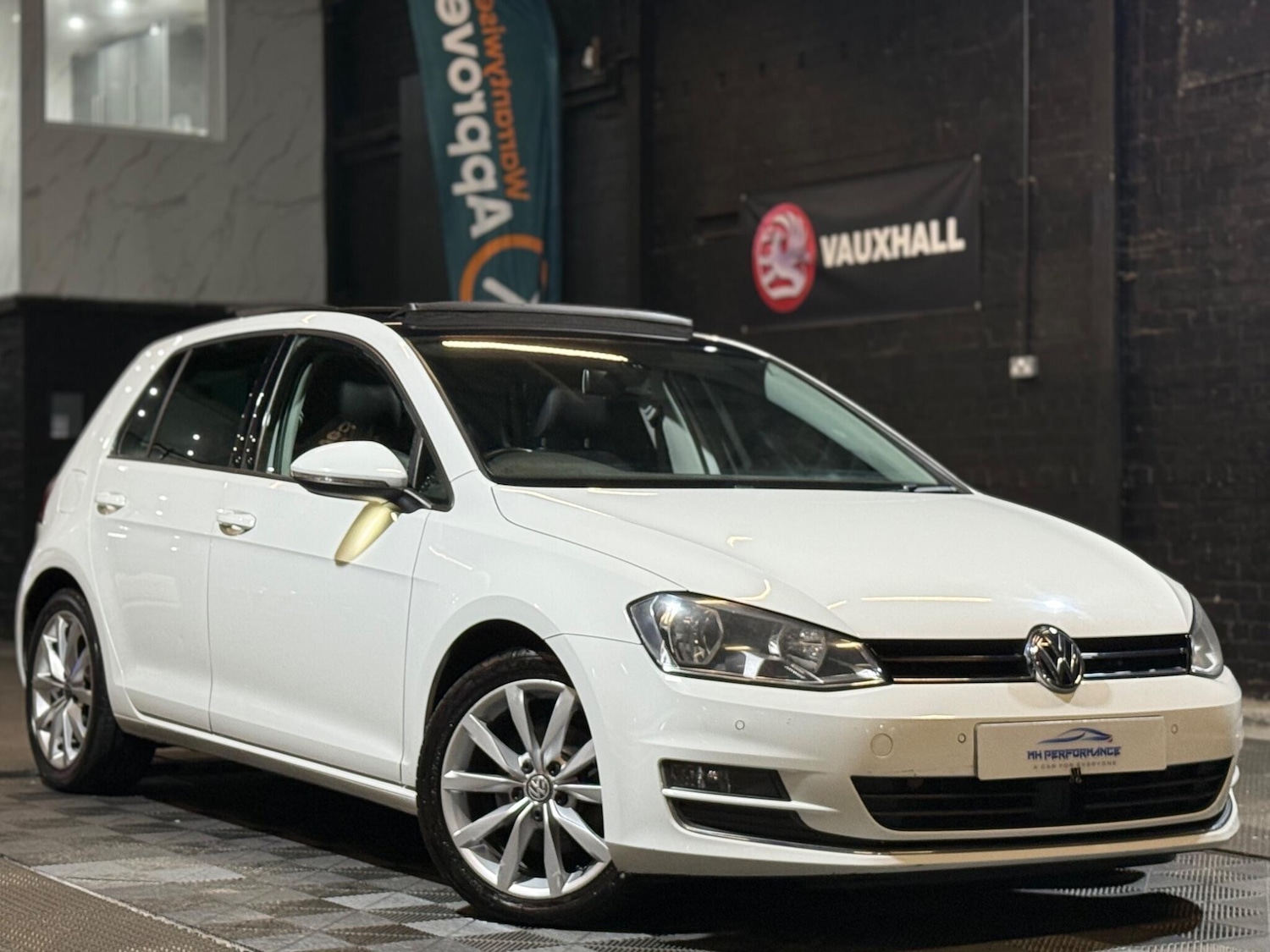 Used Volkswagen Golf 2014 for sale - 76850297: Photo 3