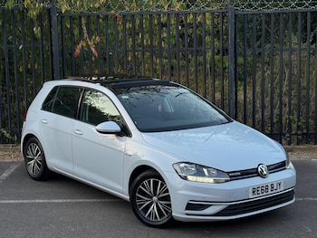 Used Volkswagen Golf 2018 for sale - 79540109: Photo