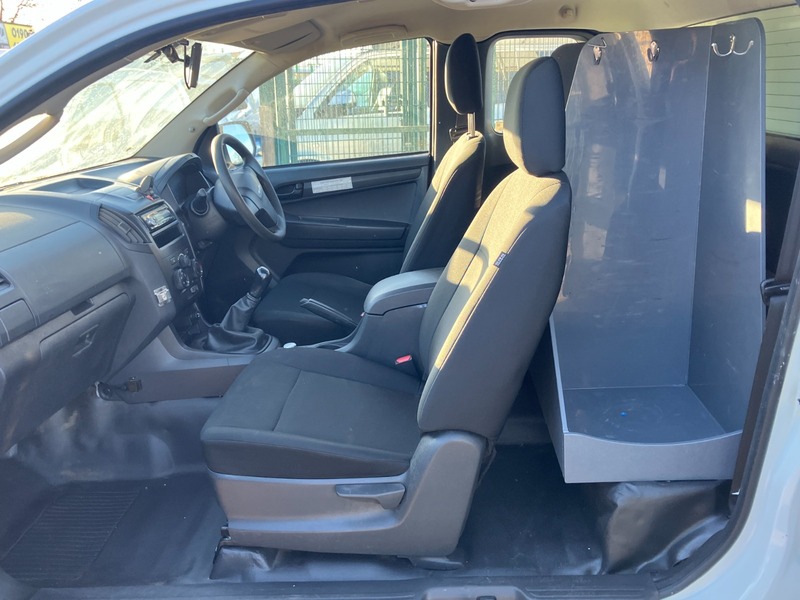 Used Isuzu D-Max 2017 for sale - 77107355: Photo 12