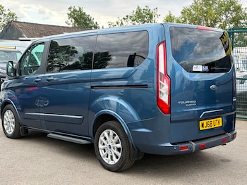 Used Ford Tourneo Custom 2018 for sale - 79476467: Photo