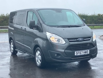 Used Ford Tourneo Custom 2017 for sale - 76081480: Photo