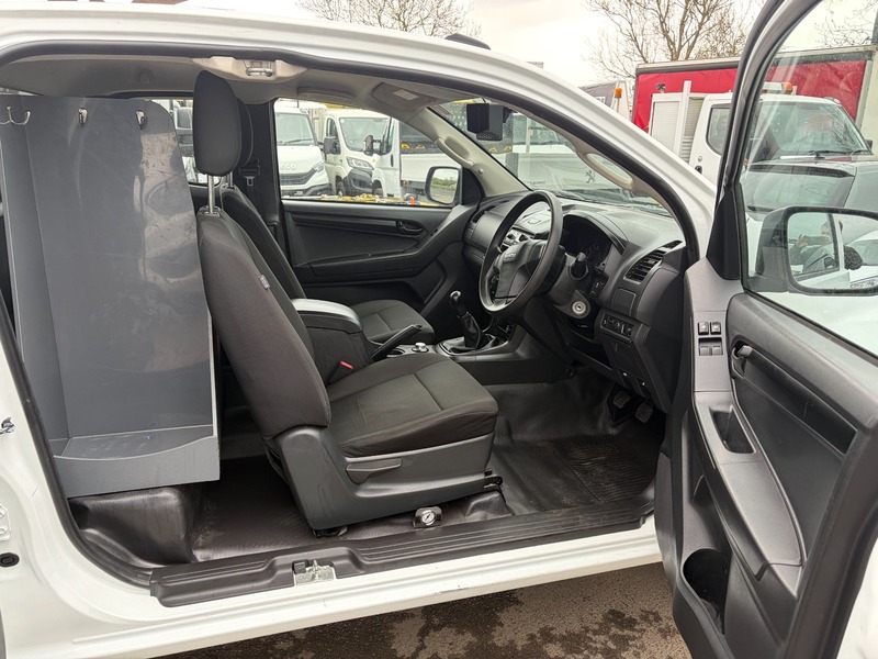 Used Isuzu D-Max 2018 for sale - 78140887: Photo 8