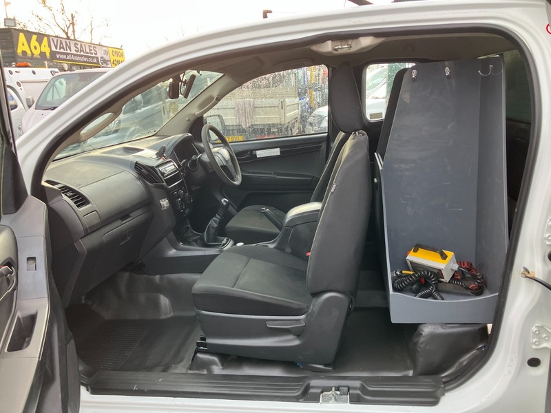 Used Isuzu D-Max 2017 for sale - 77236935: Photo 10