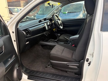 Used Toyota Hilux 2017 for sale - 78646157: Photo