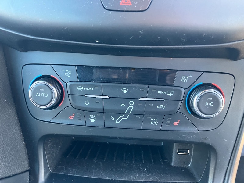 Used Ford Focus 2015 for sale - 76798938: Photo 12