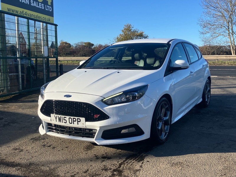 Used Ford Focus 2015 for sale - 76798938: Photo 2