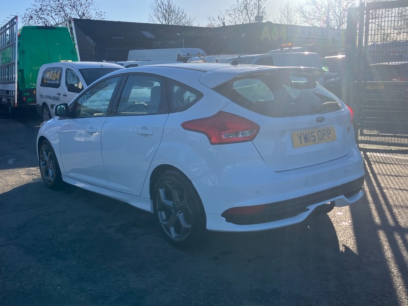 Used Ford Focus 2015 for sale - 76798938: Photo 4