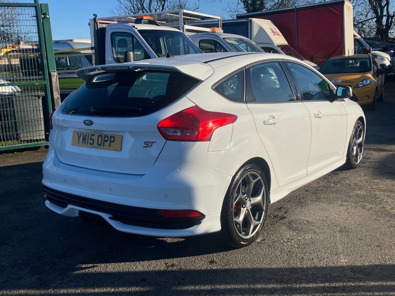 Used Ford Focus 2015 for sale - 76798938: Photo 5