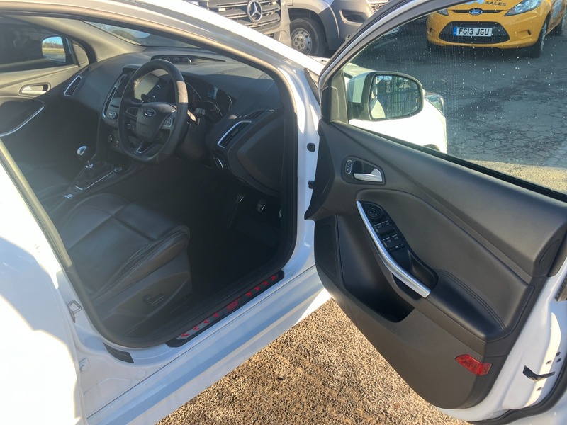 Used Ford Focus 2015 for sale - 76798938: Photo 6