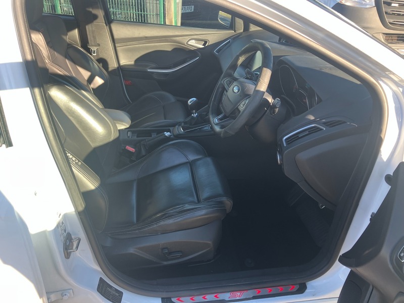 Used Ford Focus 2015 for sale - 76798938: Photo 7