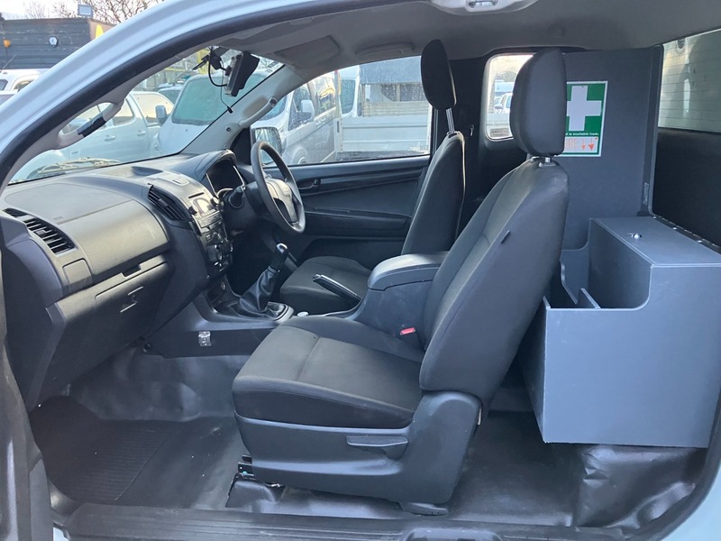 Used Isuzu D-Max 2015 for sale - 77213216: Photo 9