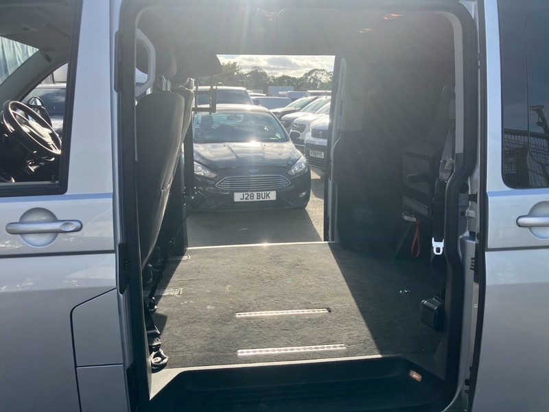 Used Volkswagen Transporter Shuttle 2015 for sale - 76236329: Photo 11