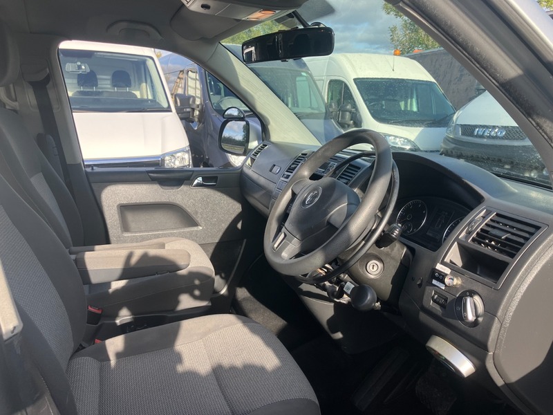 Used Volkswagen Transporter Shuttle 2015 for sale - 76236329: Photo 6