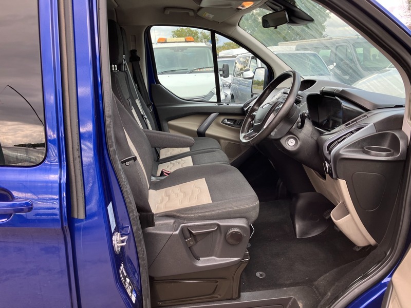 Used Ford Tourneo Custom 2018 for sale - 75953049: Photo 6