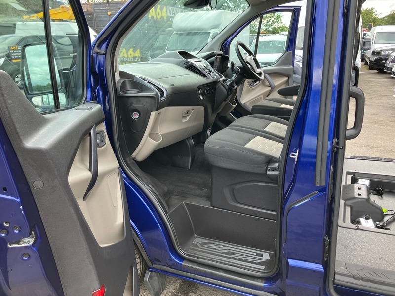 Used Ford Tourneo Custom 2018 for sale - 75953049: Photo 9