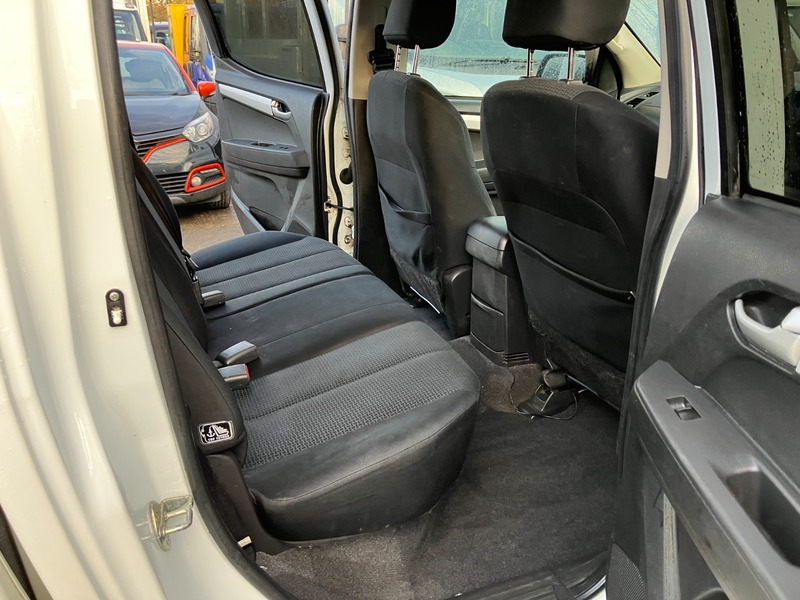 Used Isuzu D-Max 2017 for sale - 76863636: Photo 10