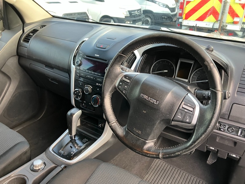 Used Isuzu D-Max 2017 for sale - 76863636: Photo 6