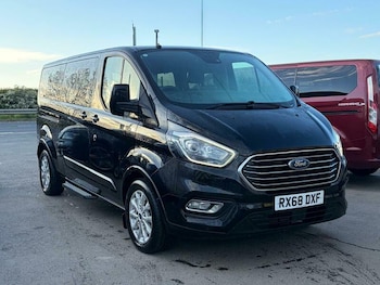 Used Ford Tourneo Custom 2019 for sale - 78997111: Photo