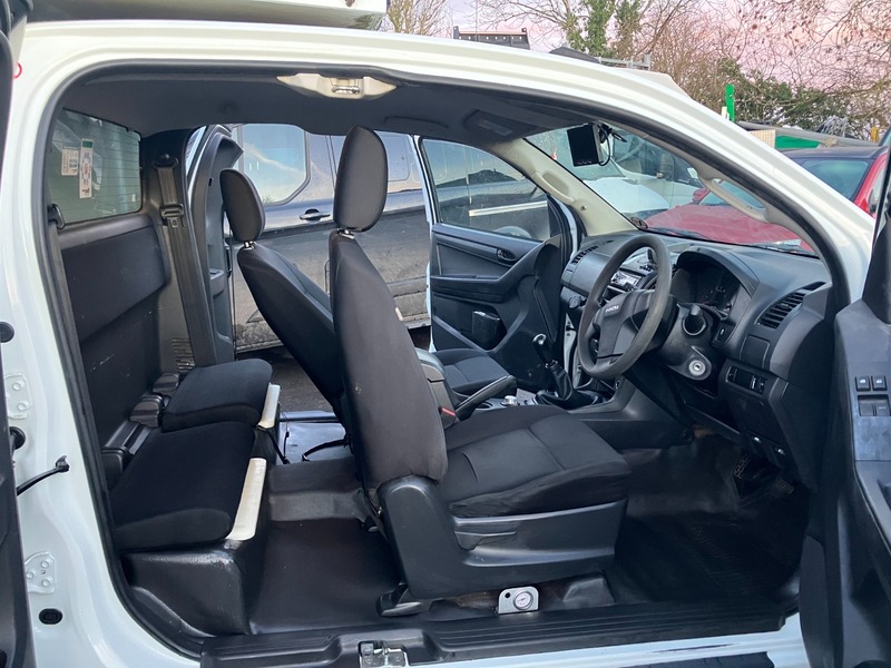 Used Isuzu D-Max 2017 for sale - 76934984: Photo 4