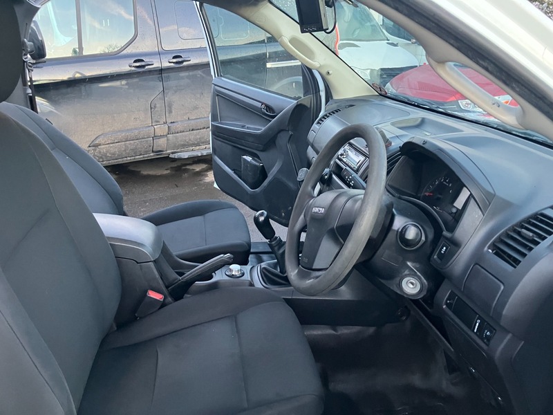 Used Isuzu D-Max 2017 for sale - 76934984: Photo 6