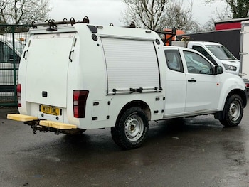 Used Isuzu D-Max 2017 for sale - 76686899: Photo