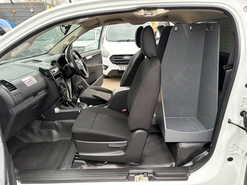 Used Isuzu D-Max 2017 for sale - 77920989: Photo 11