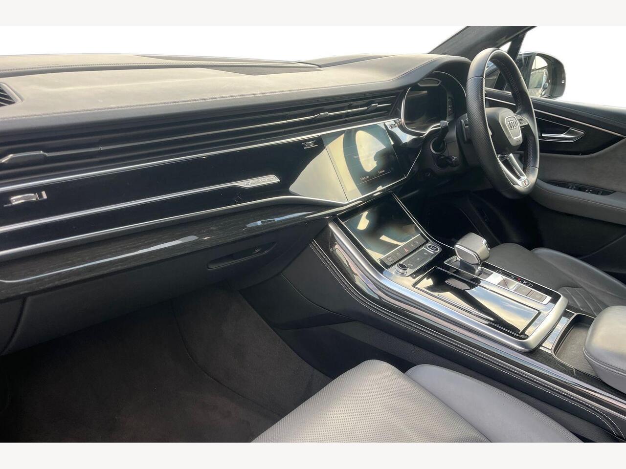 Used Audi Q7 2021 for sale - 76900124: Photo 2