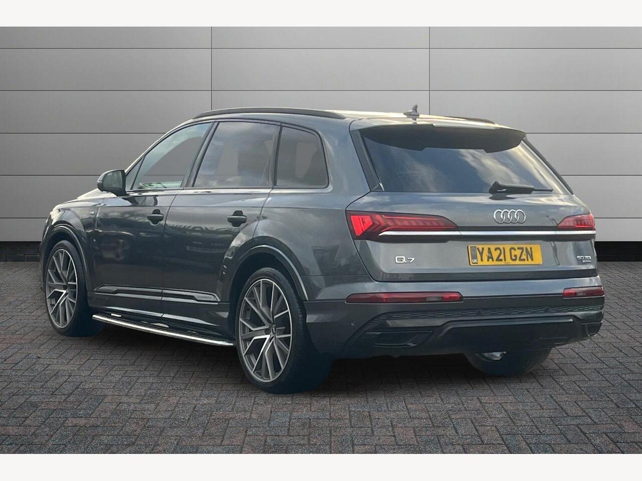 Used Audi Q7 2021 for sale - 76900124: Photo 3