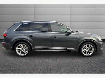 Used Audi Q7 2024 for sale - 76678435: Photo