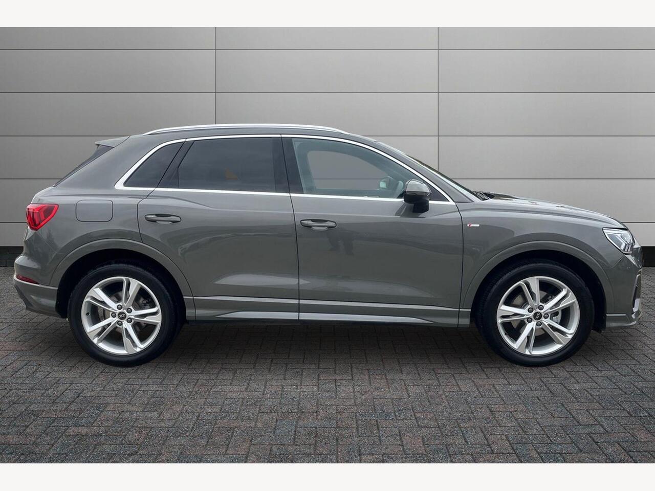 Used Audi Q3 2024 for sale - 76677770: Photo 4