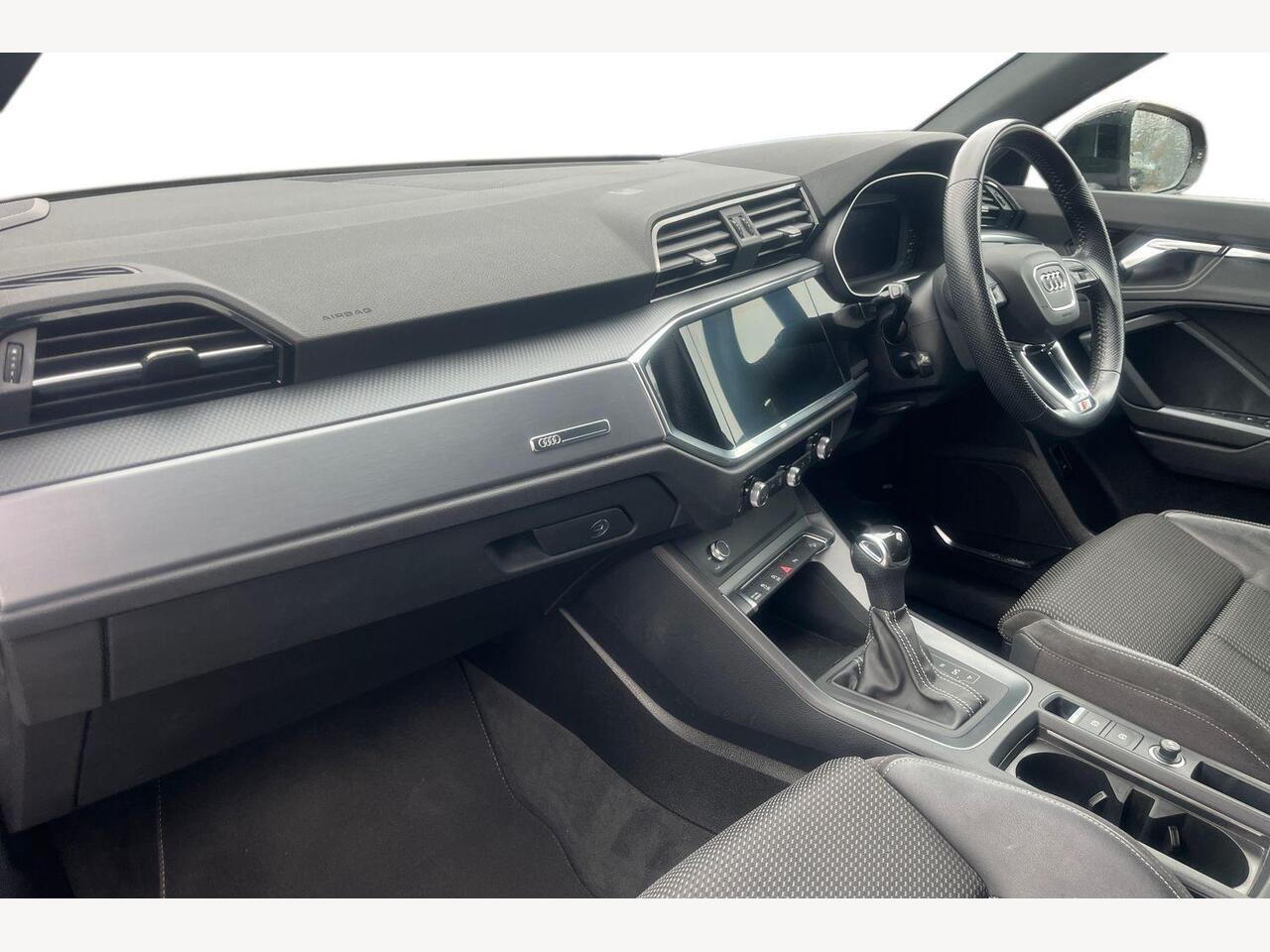 Used Audi Q3 2020 for sale - 76691188: Photo 2