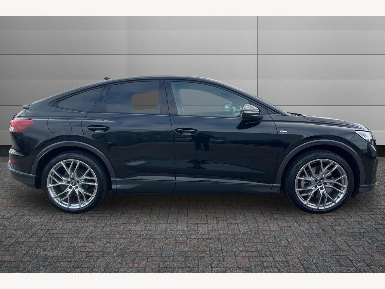 Used Audi Q4 e-tron 2023 for sale - 76675899: Photo 4