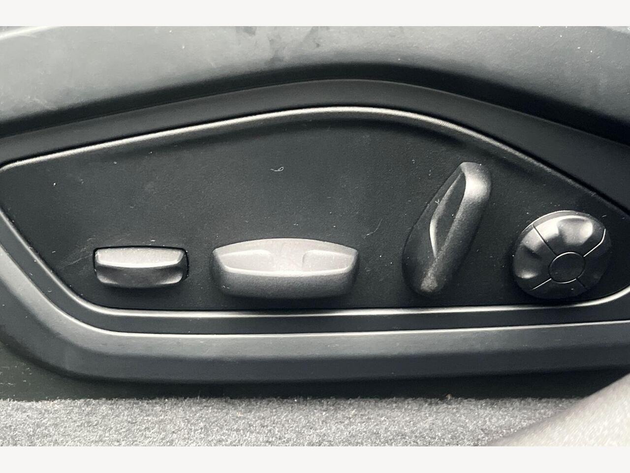 Used Audi e-tron GT 2023 for sale - 77145477: Photo 13