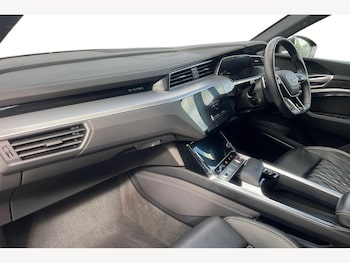 Used Audi e-tron 2022 for sale - 76675491: Photo