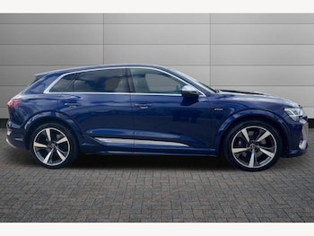 Used Audi e-tron 2022 for sale - 76675491: Photo