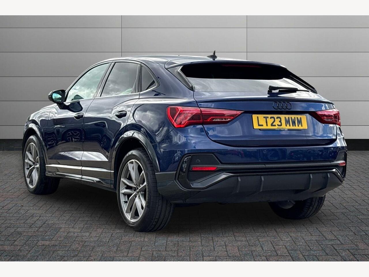 Used Audi Q3 2023 for sale - 77841213: Photo 3