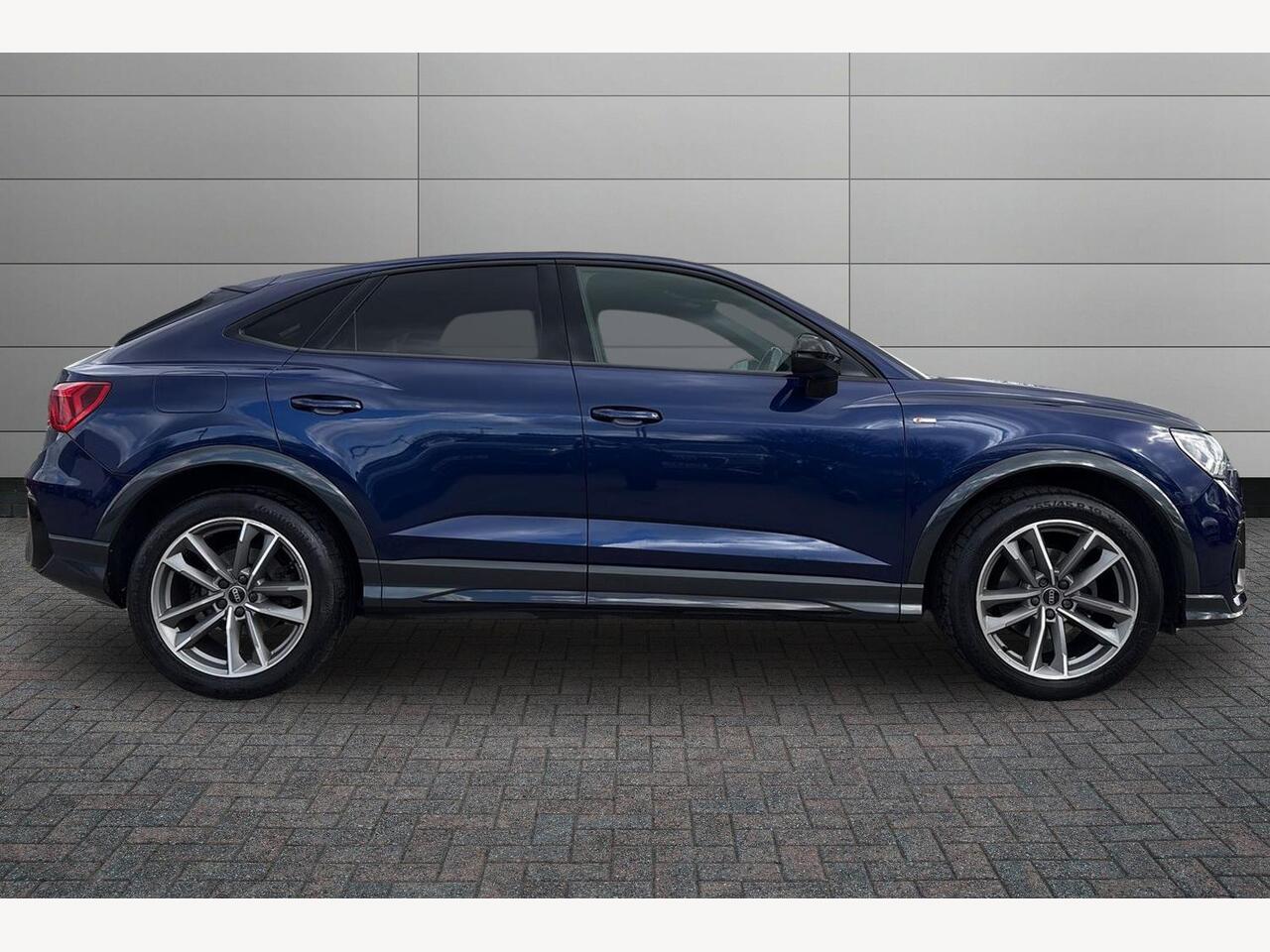 Used Audi Q3 2023 for sale - 77841213: Photo 4