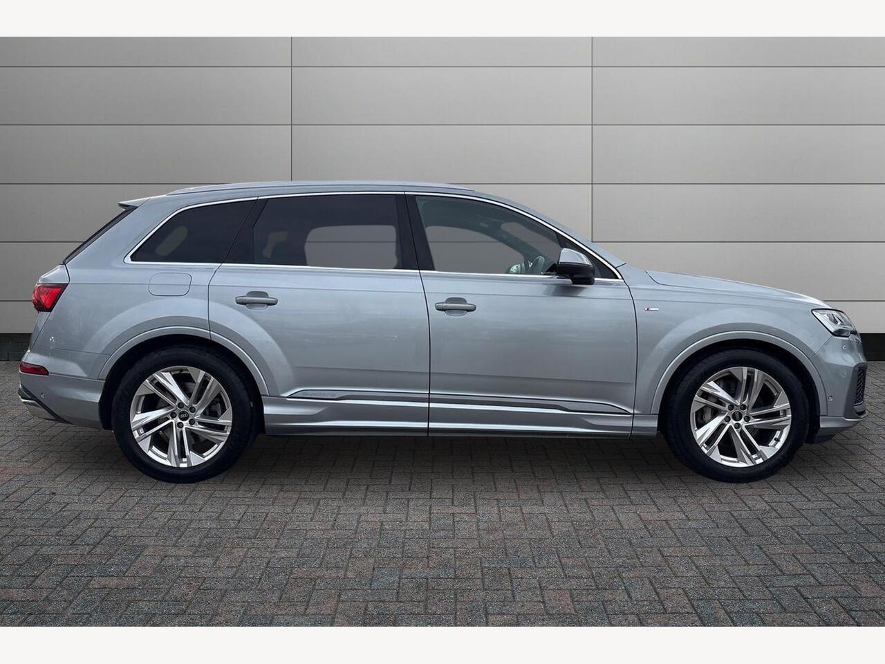 Used Audi Q7 2023 for sale - 77893757: Photo 4