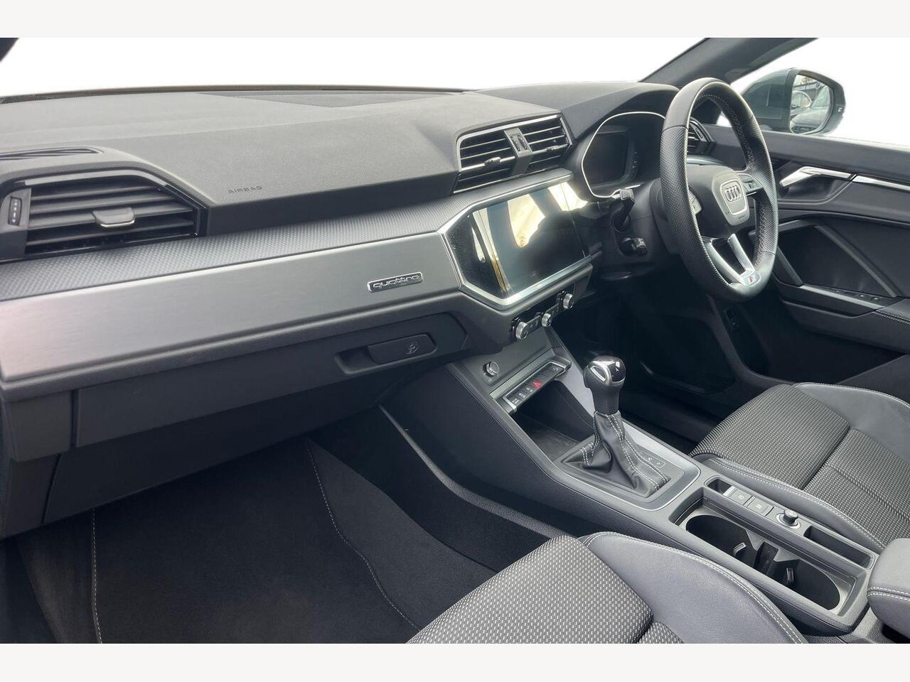 Used Audi Q3 2023 for sale - 76676054: Photo 2