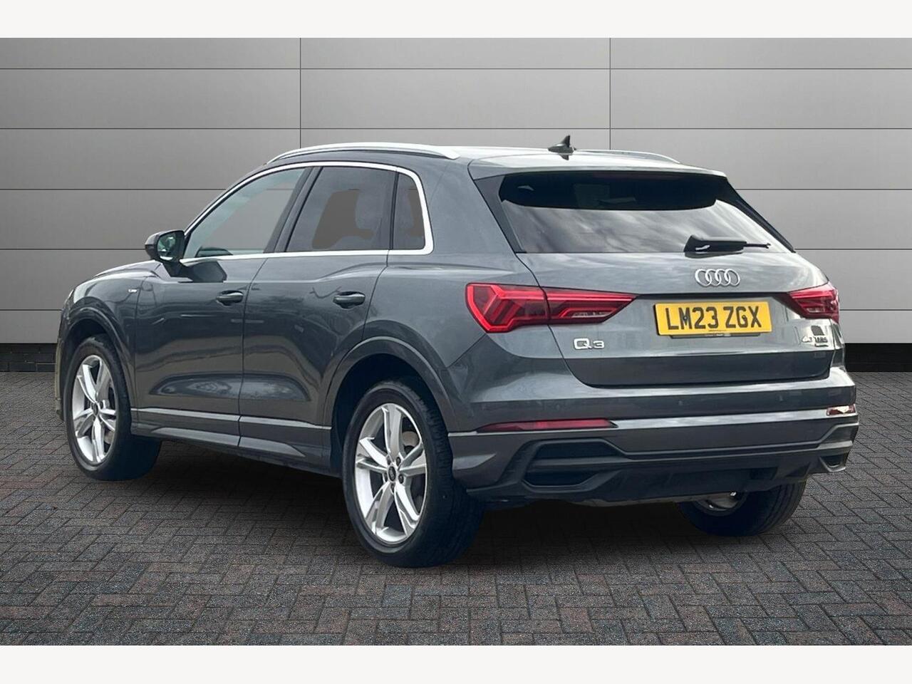 Used Audi Q3 2023 for sale - 76676054: Photo 3