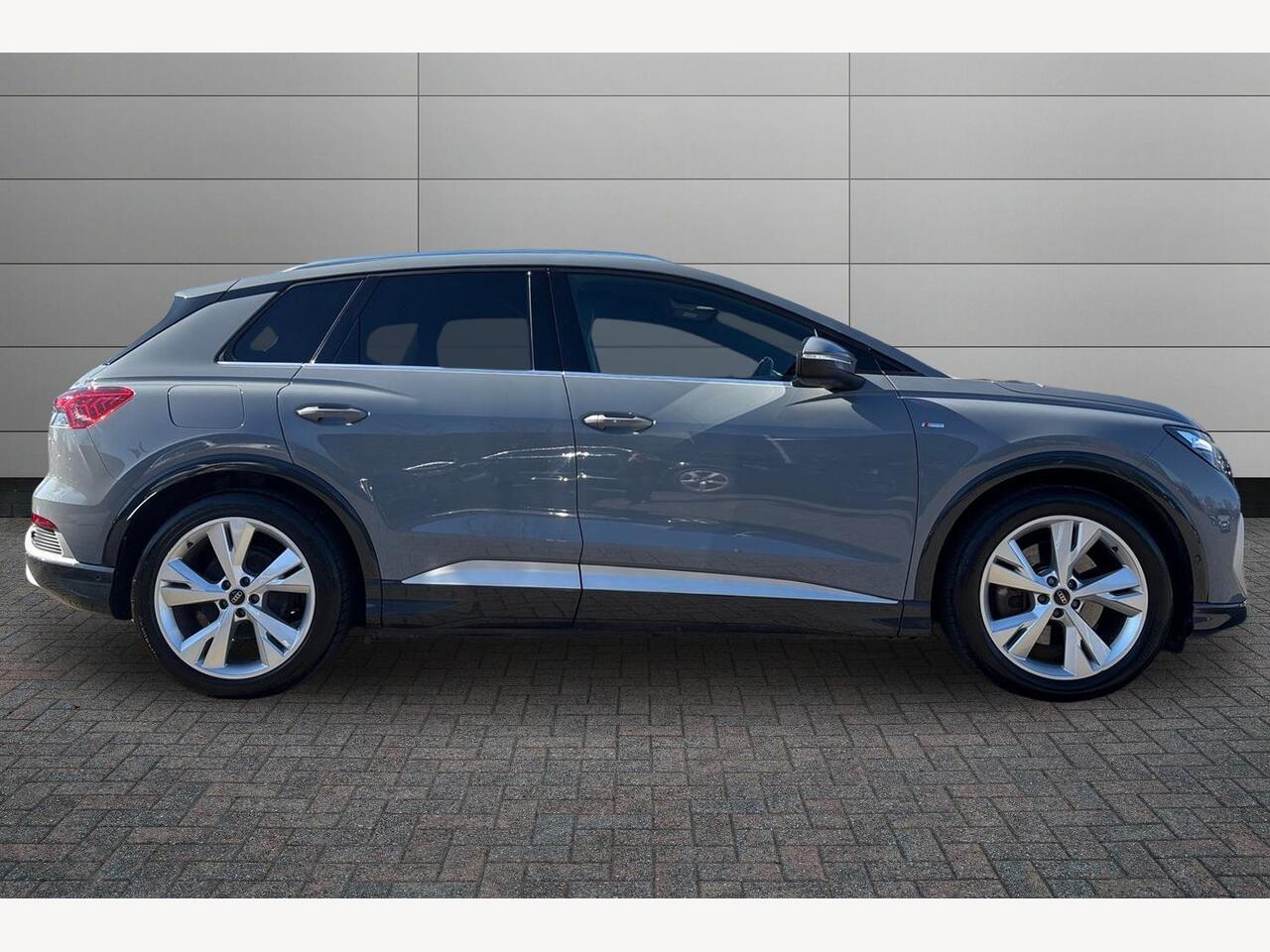 Used Audi Q4 e-tron 2023 for sale - 77941870: Photo 4