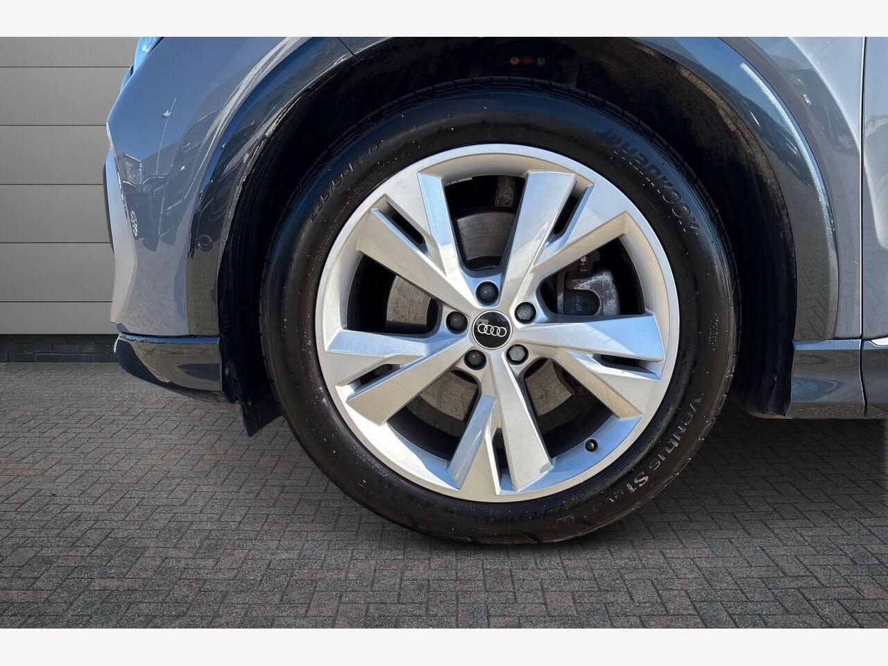 Used Audi Q4 e-tron 2023 for sale - 77941870: Photo 5